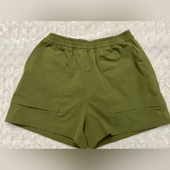 Lululemon Lab Relaxed-Fit Super-High-Rise Short 3" size 6 - Picture 4 of 6